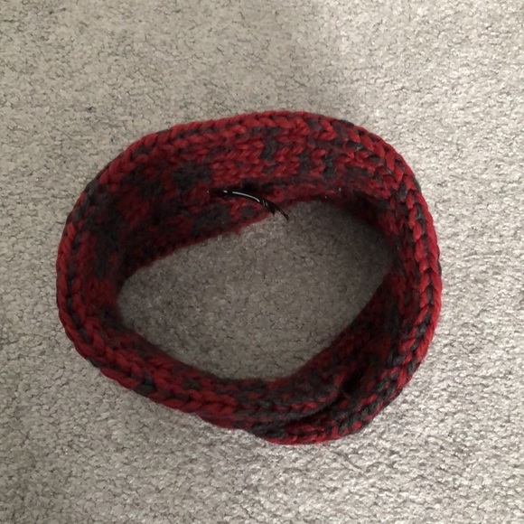 Knit Red and Charcoal Headband With a Twist - Picture 5 of 5